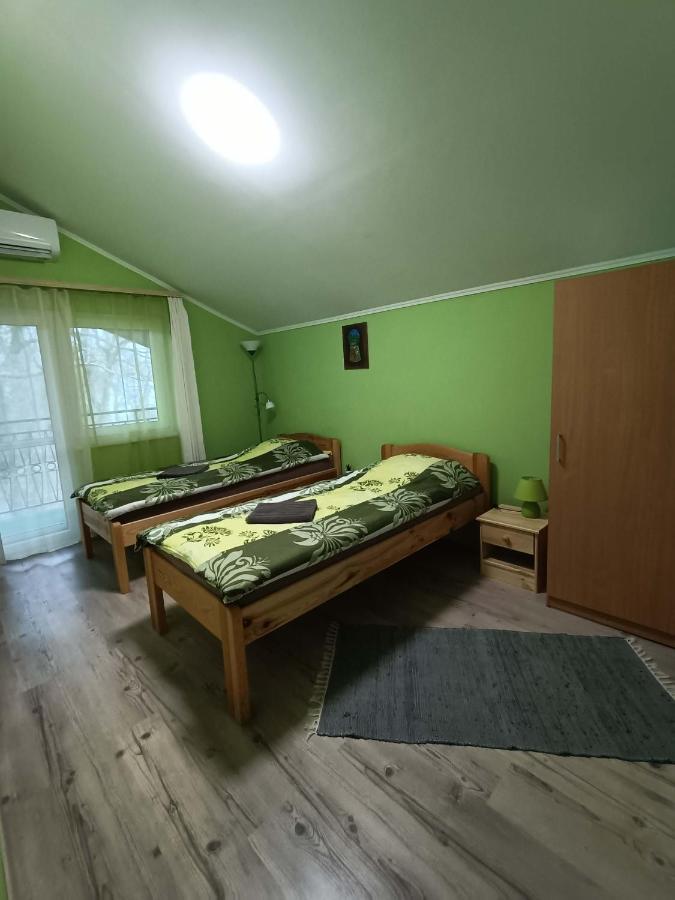 Hotel Tölgyfa Panzió Balatonszepezd Exterior foto